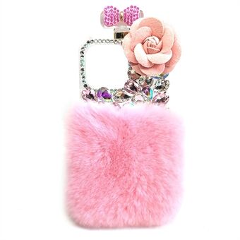 För iPhone 15 Plus Soft Plush + PC-telefonfodral med Rhinestone-dekoration.