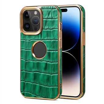 Äkta ko läder mobilfodral till iPhone 15 Pro. PC+TPU elektropläterad telefonfodral med logovisning.