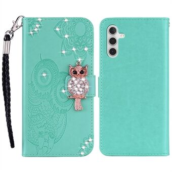 Rhinestone Decor Flip PU Läder Magnetlås Stand Owl Flower Imprinted Shell Cover med rem för Samsung Galaxy A13 5G / A04s 4G (164,7 x 76,7 x 9,1 mm)